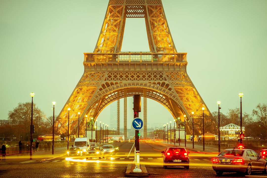 Eiffeltornet började byggas redan 1887.